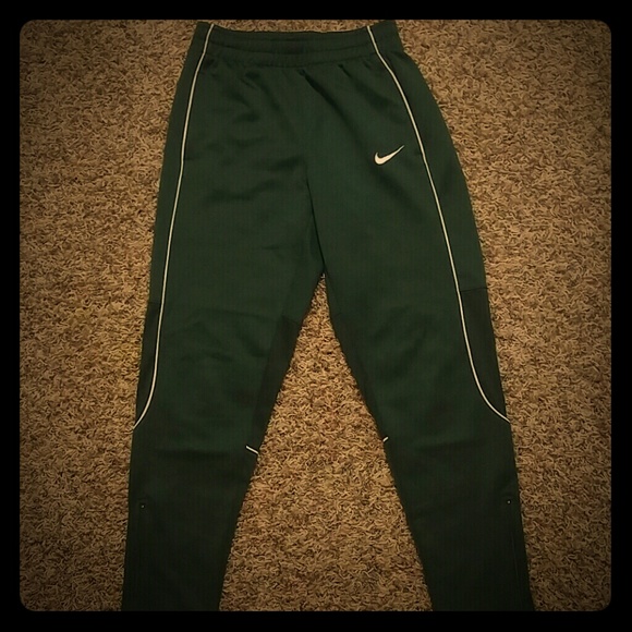 nike green sweats